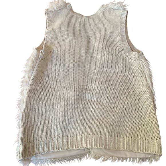 Xhilaration Cream Faux Fur Sweater Vest Womens Size Medium - Picture 8 of 10